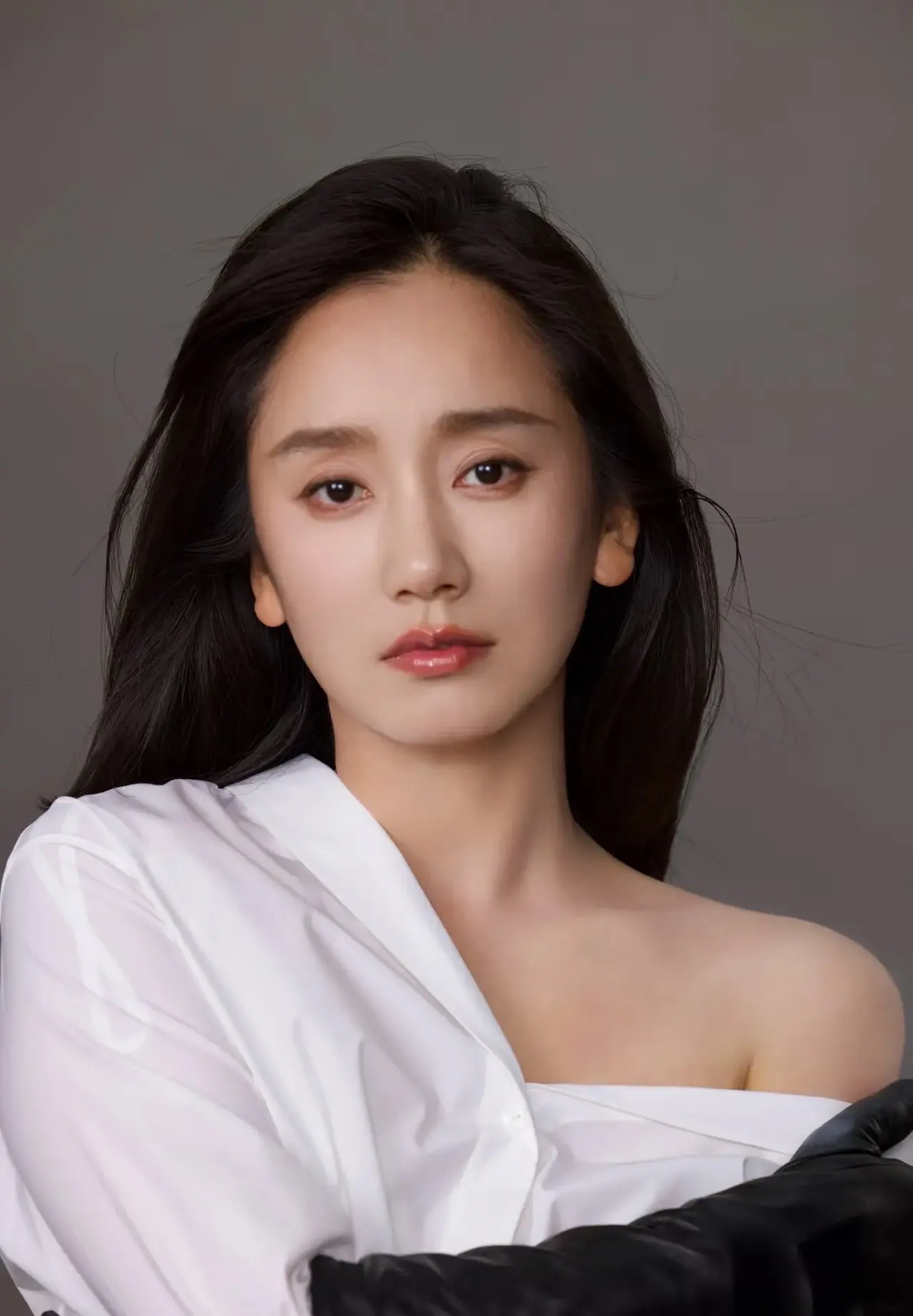 以法之名的女演员，下一部戏应该就是女主角了吧