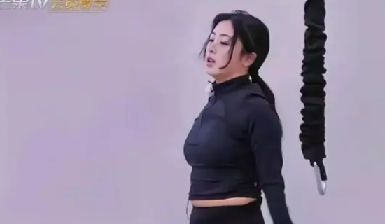 张含韵这身材，经纪人也不管管？真挺影响形象的，就不怕耽误她事业发展？