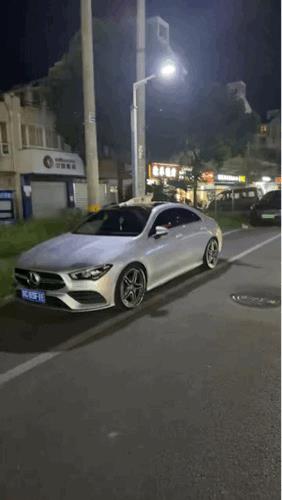 猫的警觉性不是很高吗，这都怼脸上拍了还没发现[捂脸]