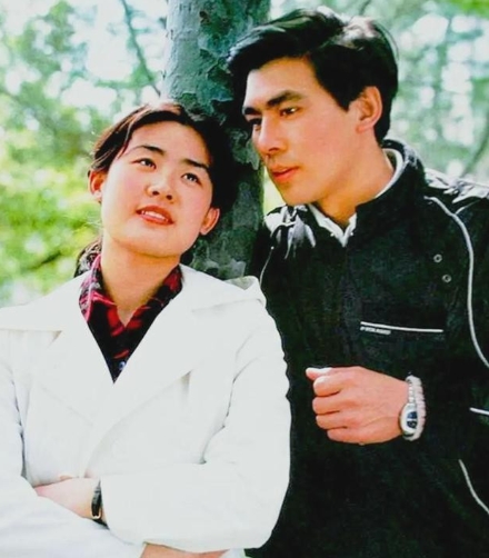 1988年，朱时茂告诉老婆范旭霞：晚上我请朋友来家里吃饭，你整几个菜。没想到朋友
