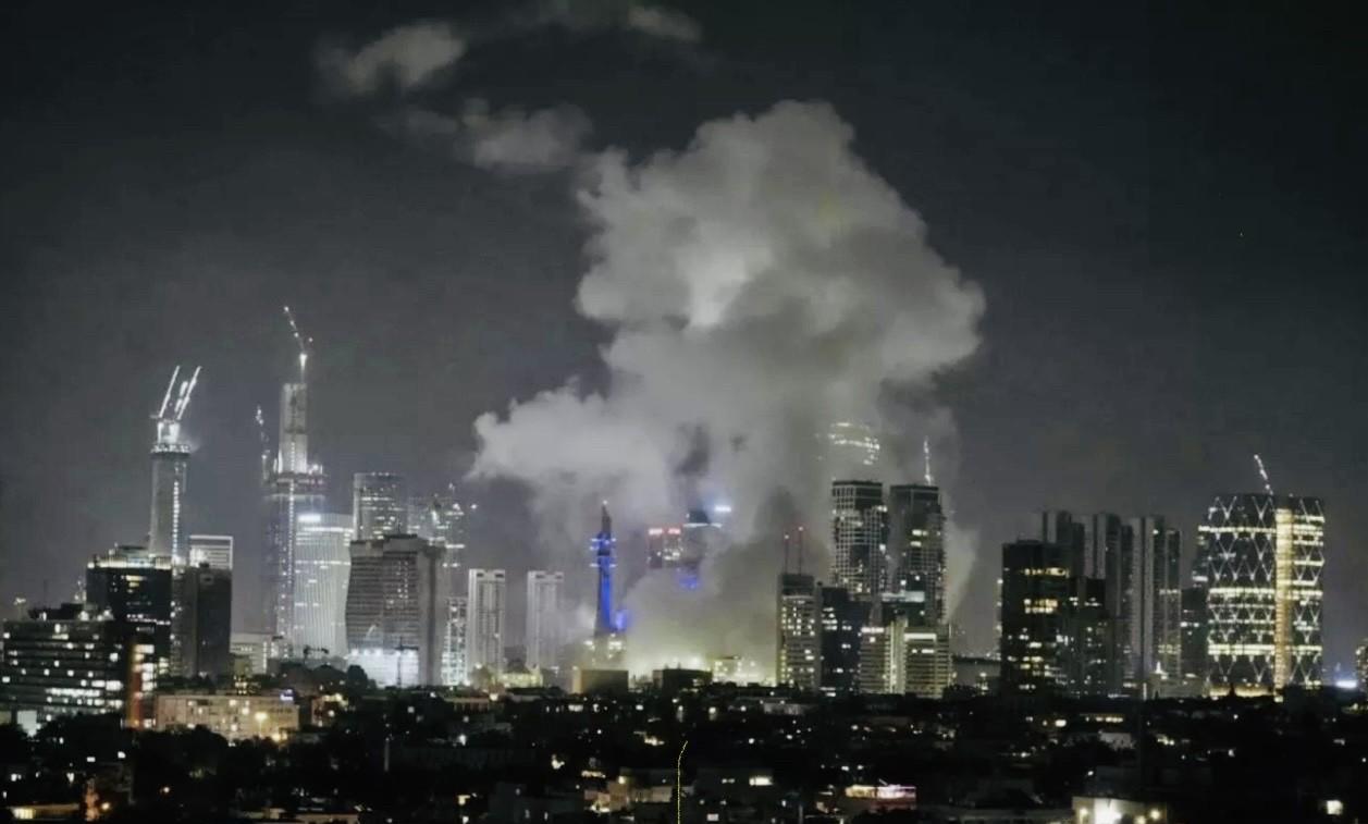 新任伊斯兰革命卫队总司令瓦希迪将军亲自在伊朗电视台直播节目中宣布：
    目前
