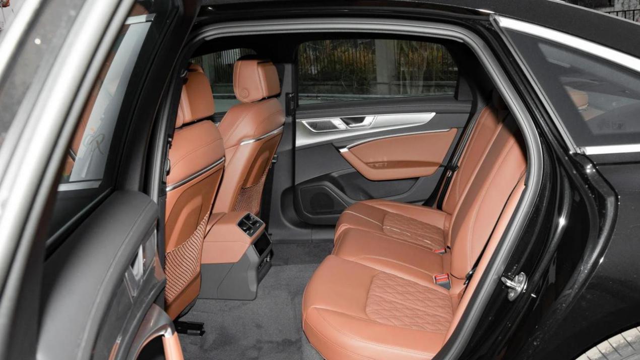 新车｜售价45.49万元，2025款奥迪A6L新版本上市，竞争奔驰E级