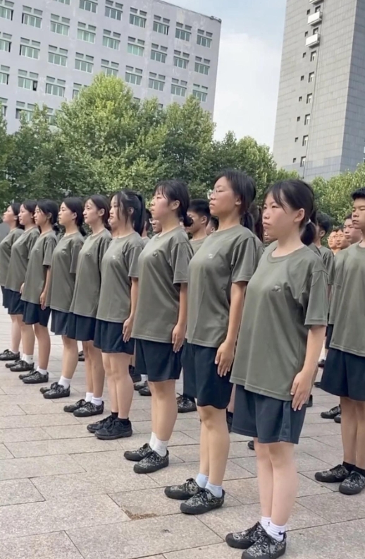 这一届的师妹好像都挺一般！