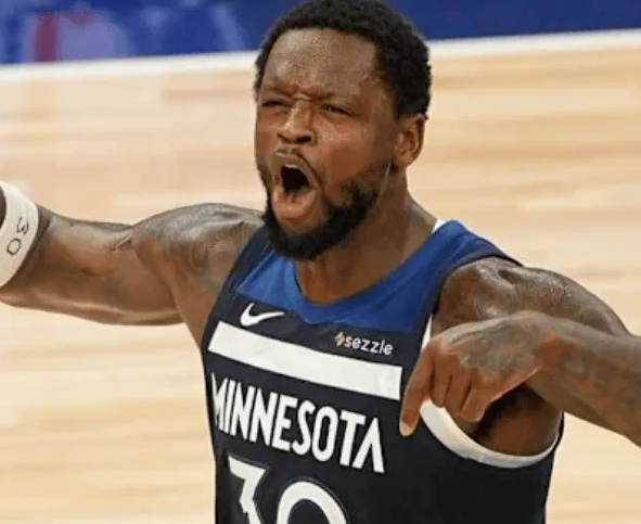 森林狼球员朱利叶斯-兰德尔接受了采访，谈到了是什么让他相信森林狼能够突破西部决赛