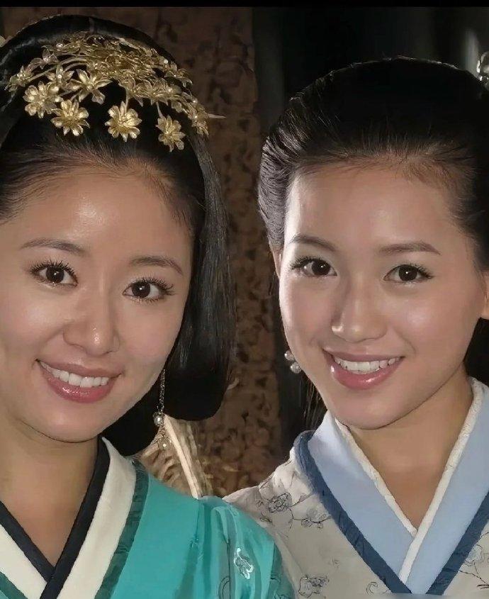 从前没有美颜相机，大家还是黄种人，妆发还能大光明跟史实一样 ​