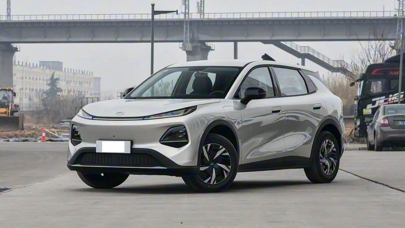 长安小型SUV售价不足8万起！外观精致配激光雷达，续航超500公里