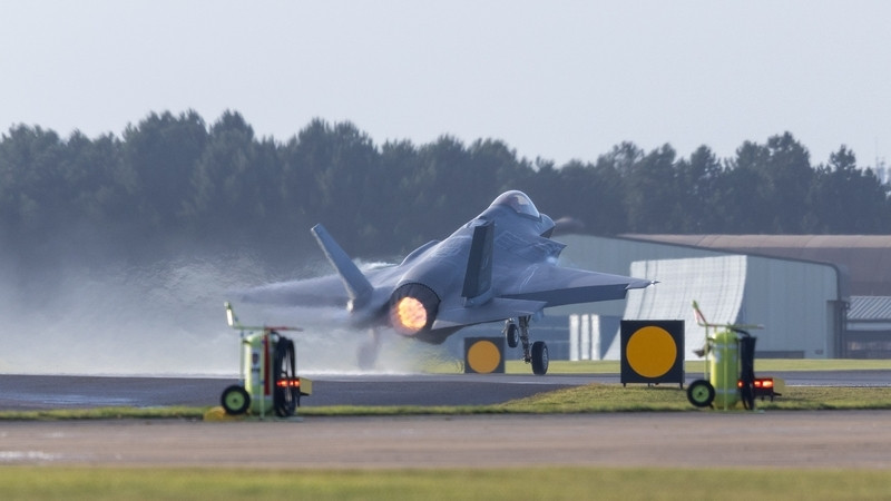 高市早苗的“军事过山车”：9万亿日元能买来安全，还是买来危机？