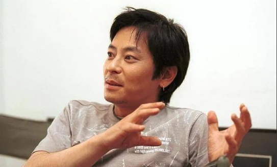 那年，王杰为了试探女友是否真的爱他，两人吃了一顿5000块的大餐之后，他对女友说