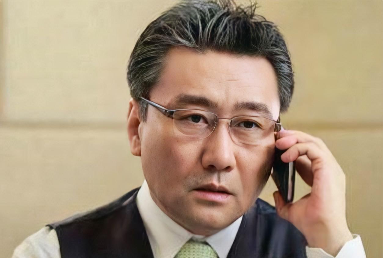2025年5月27日，韩娱圈突传噩耗——老牌演员崔政宇因病离世，享年68岁！其经