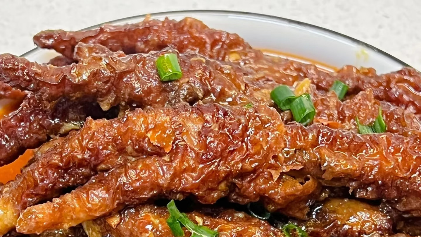 好吃到舔手指，香辣虎皮鸡爪