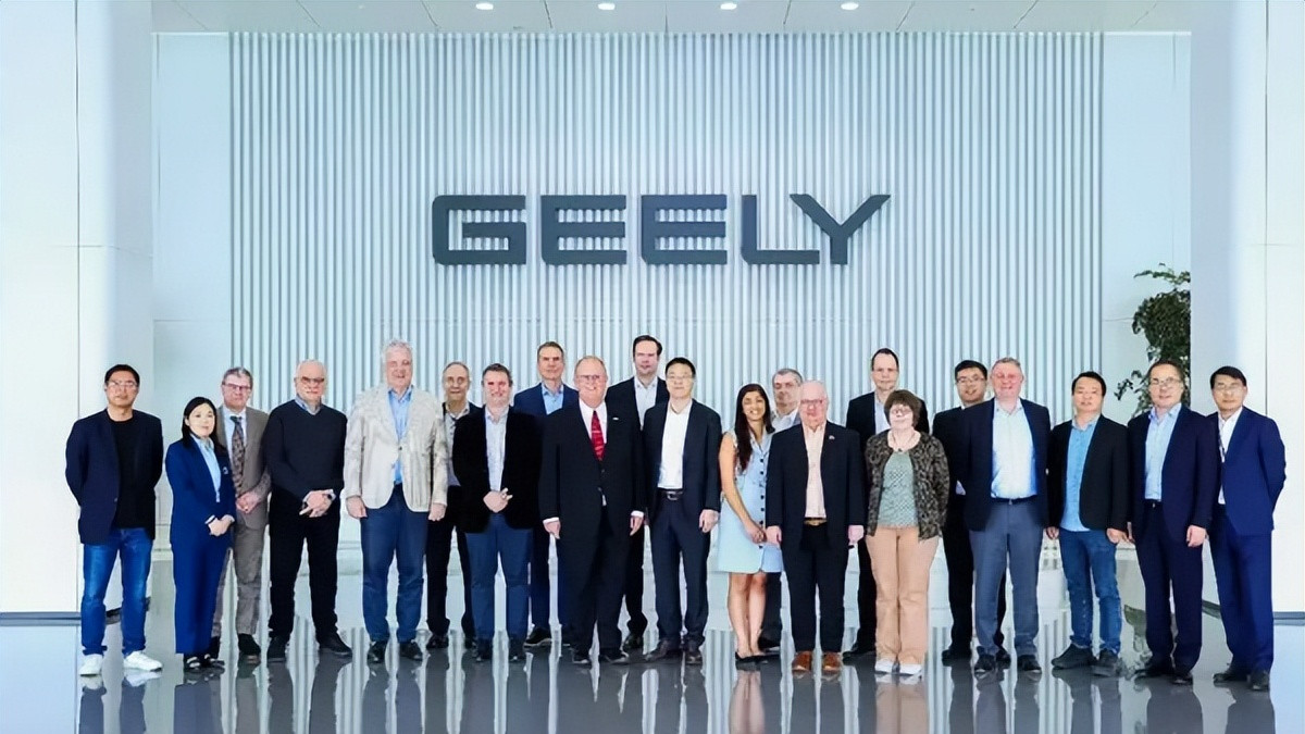 吉利10月销量破30万，没想到新能源成了主力军