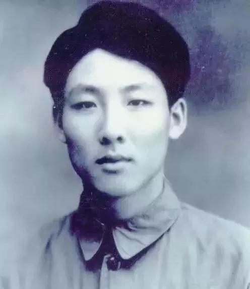 1950年的元宵节，准备回家的孙家栋，发现食堂竟然有红烧肉，便决定吃碗红烧肉再走
