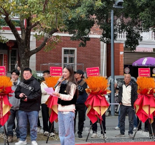 黄圣依也开始拍短剧了，她本人没网上夸的那么年轻就是40岁上下的状态