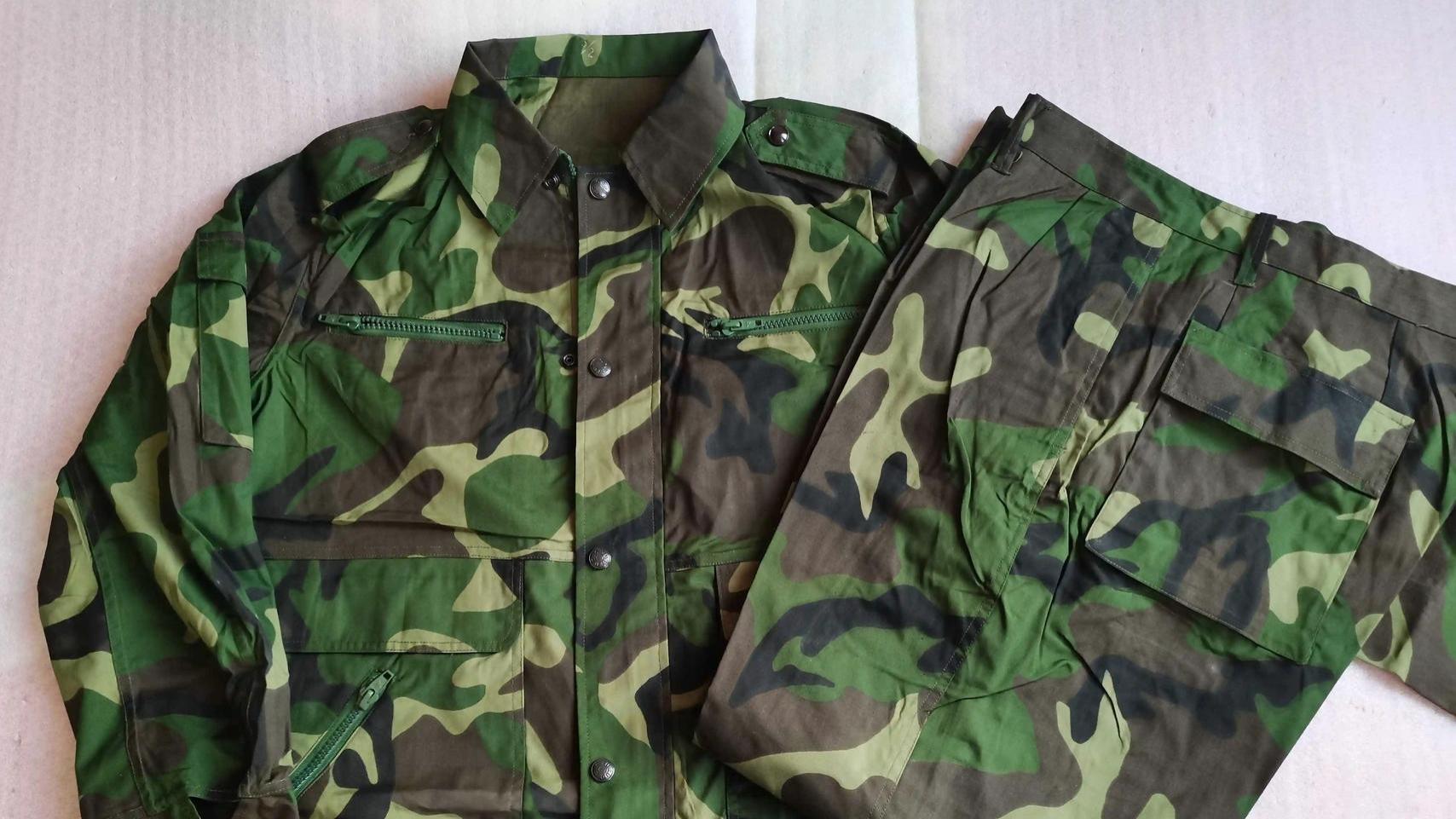 87式迷彩作训服有几个版本？