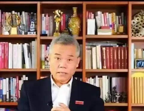 蒙蔽了双眼吧？无数人还以为千万级粉丝的司马南有多义正言辞呢，原来就是个典型的“说