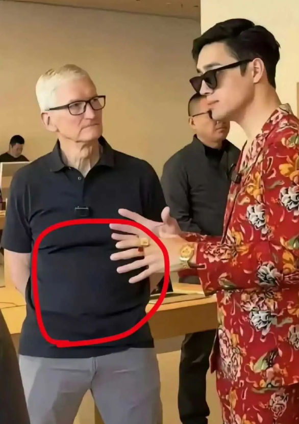 库克爱与不爱全写肚子上了 ​