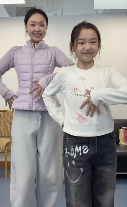 管乐小酒窝她俩好像啊，一样的治愈笑容