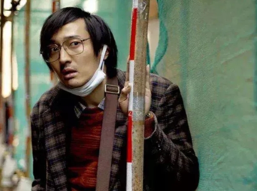 那年，王传君十分忧郁，他说：“我最穷的时候，还要还房贷，实在没有办法了，我只能卑