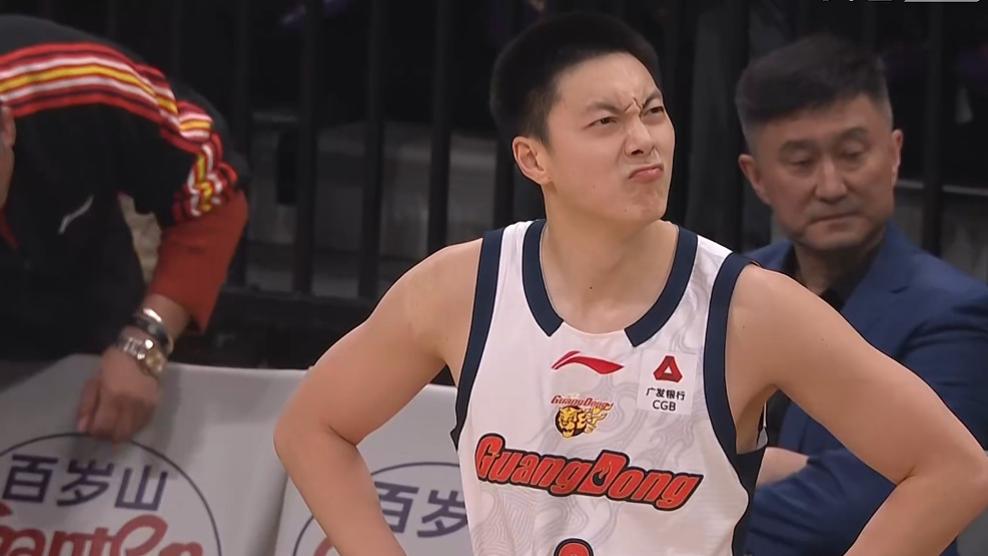 3外轰71分！广东30分大胜辽宁，5人满分徐胡躺赢，杜锋让杨鸣颜面尽失