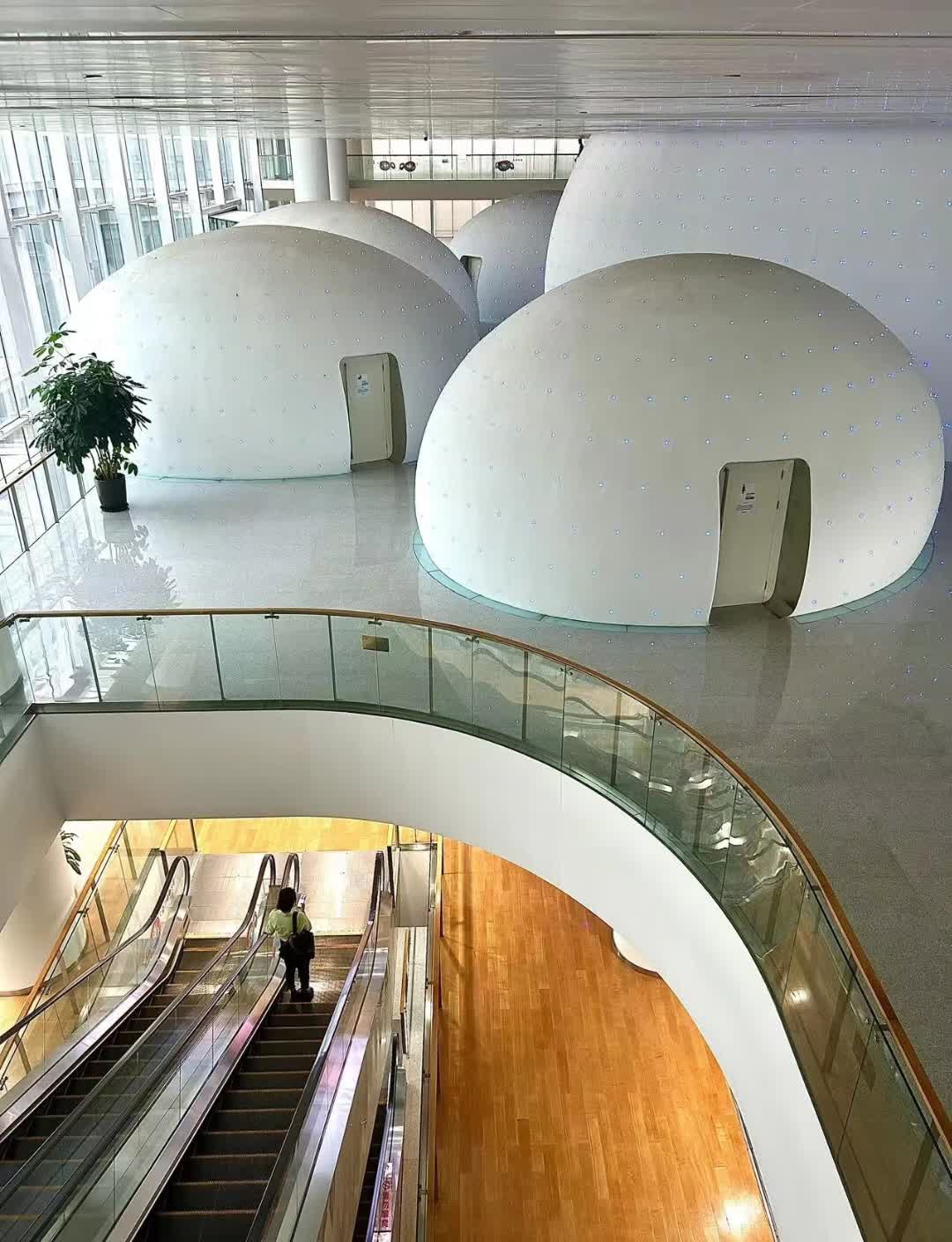 纯好奇，百度大厦这几个大圆球里面是什么啊？