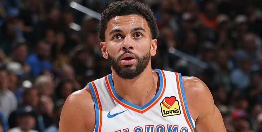 雷霆的小米切尔是怎么突然开窍的？杰伦威廉姆斯留下的空缺是关键。
小米切尔本赛季是