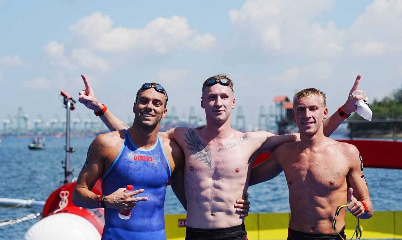 今天花样游泳的比赛也将开始，女子单人技术自选和双人技术自选。同时水球比赛也将继续