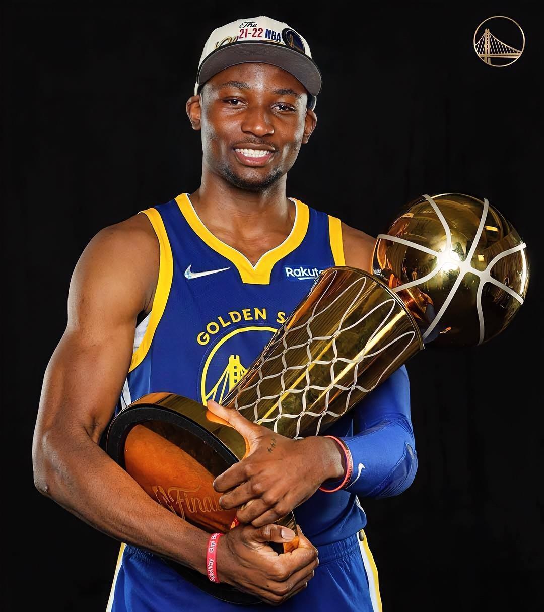 勇士决定不交易库明加，打算留下他！
据NBA资深记者Sam Amick爆料，库明