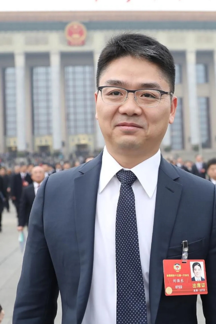 关税战不缺席，出手就是2000亿！

大强仔真牛人！把天下好事做尽。

京东助力