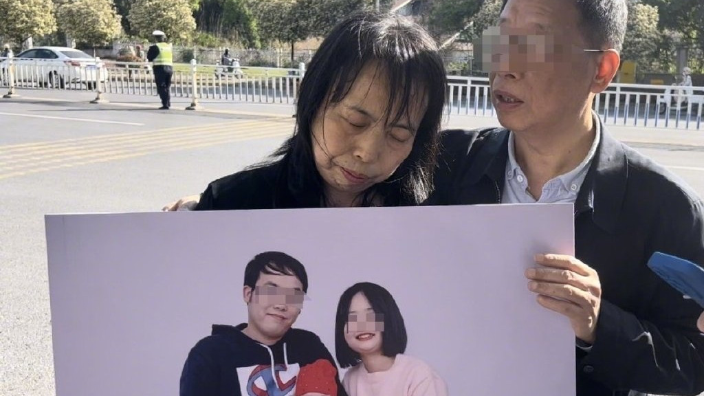 为何他会觉得“儿子撞死人是天灾，受害者追责是人祸”？