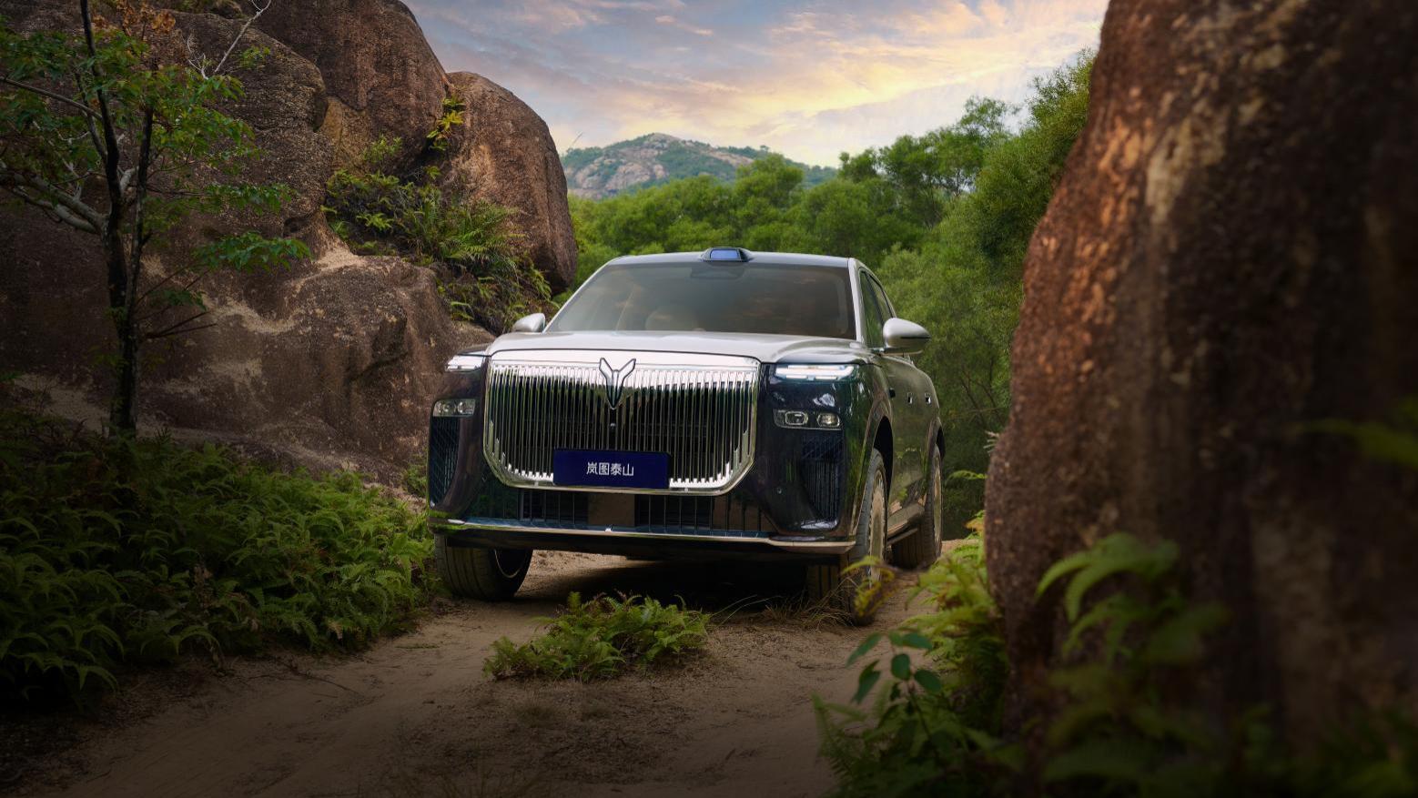 岚图泰山首次重磅OTA，华为乾崑智驾ADS 4.1满血升级