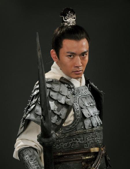 拍《新三国》时，导演一眼就相中英俊帅气的聂远，让他出演赵云，但聂远却拒绝:“我想