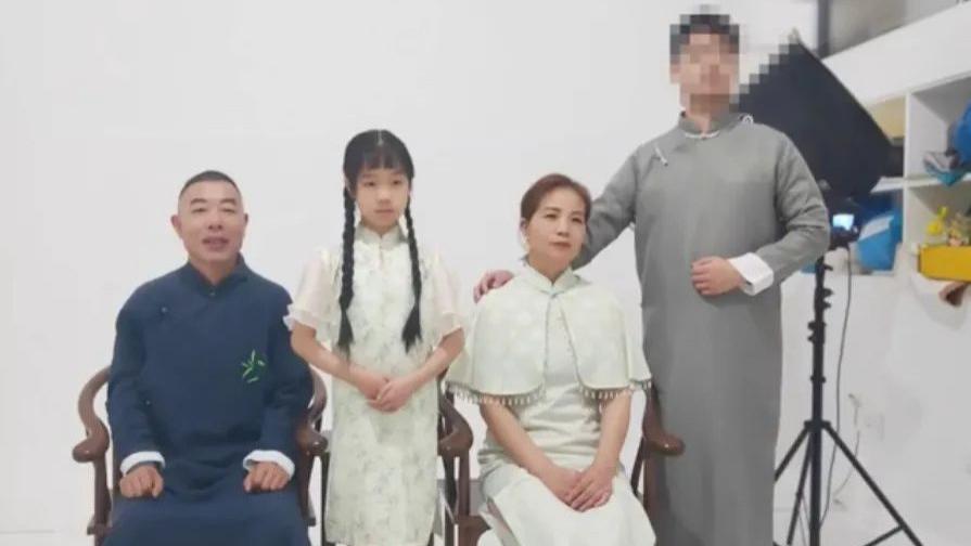 寻亲团又有一家翻车了，爸爸网暴亲儿子，一顿操作堪比“吸血鬼”
