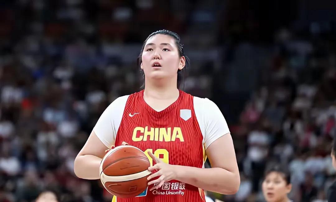 两个高中锋的中国女篮竟然会在亚洲杯半决赛被日本队淘汰了，真是不可思议，男足对日本