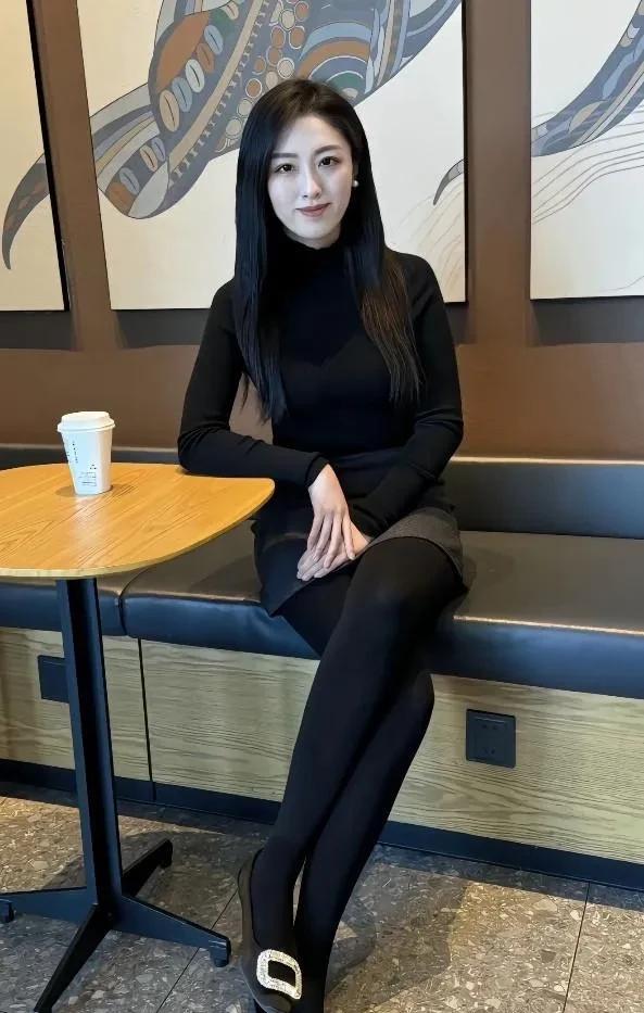 如果一个女人到了40岁还没结婚，那就可以考虑不要结婚了。
首先女人一旦到了40岁