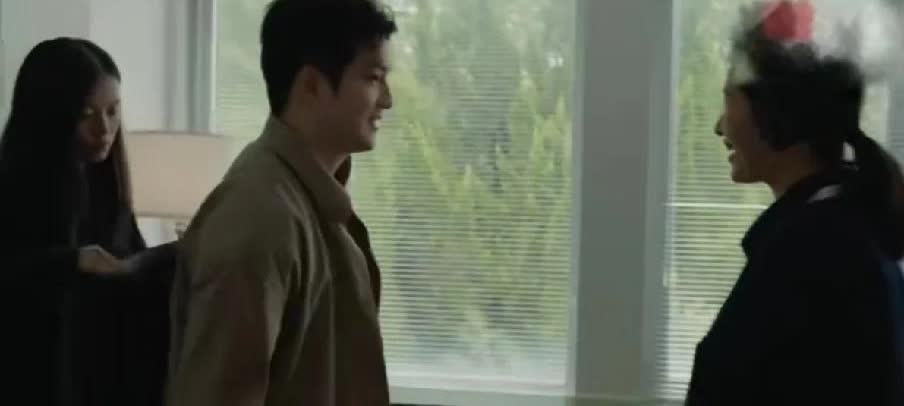 热爱不息，时时出发。

日默瓦东哥宣传片花絮大放送。

在化妆间看到了正