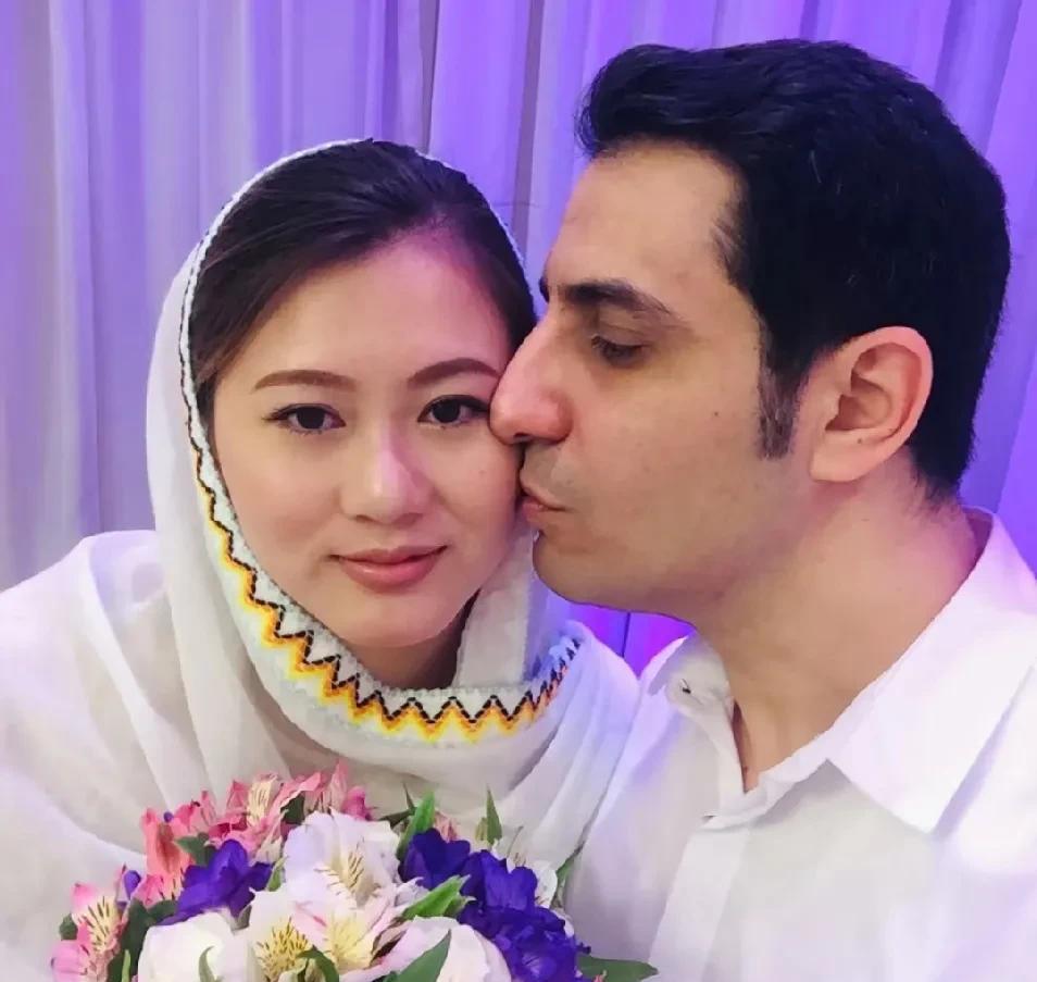 天下所有的男人都会羡慕伊朗的男人，因为伊朗的婚姻制度是一夫多妻制。
原来他们也是