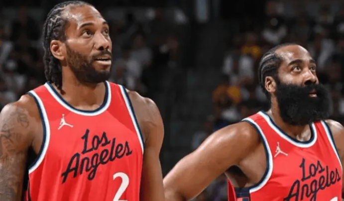 NBA常规赛，快船113-115不敌火箭。
赛后，快船记者表示：“我为了避免影响