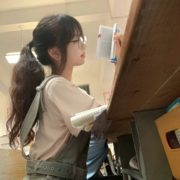 如果回到校园，这是你同桌，你怎么办？

