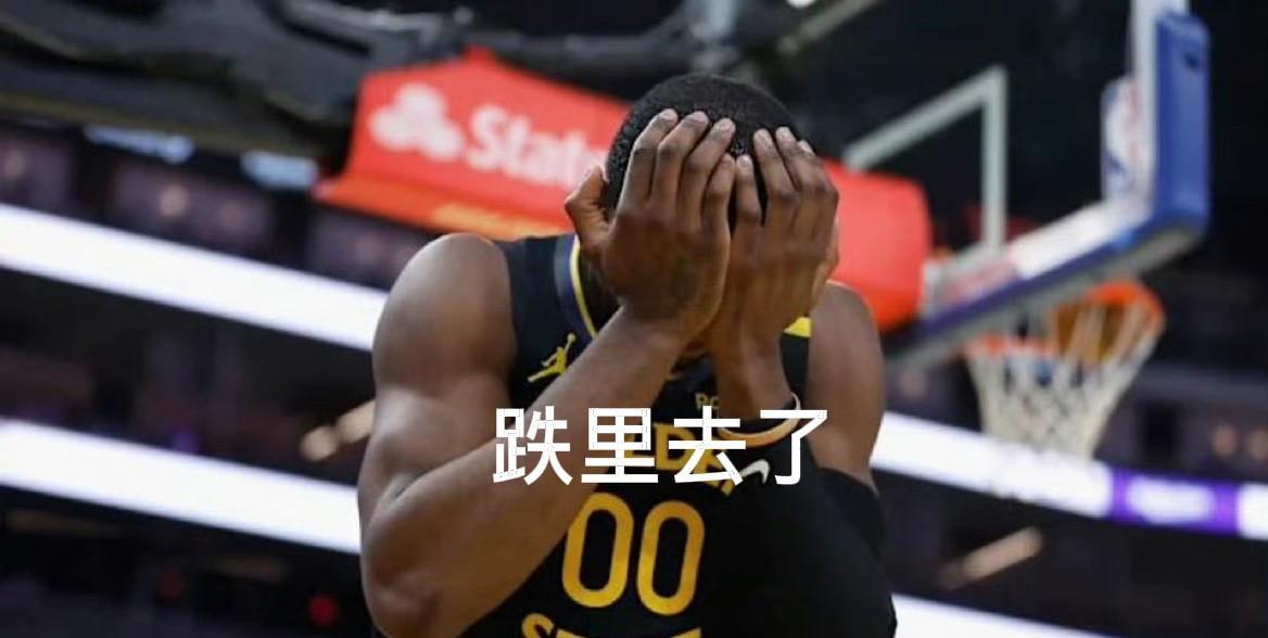 库明加团队提出的3年8200万合同被勇士拒绝了，勇士就要2年4500万，第二年还