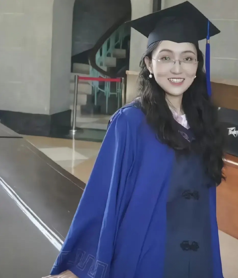 盘点武汉大学杨景媛说过的谎言
1，杨景媛说，男生写道歉信时，用的假名字。从道歉信