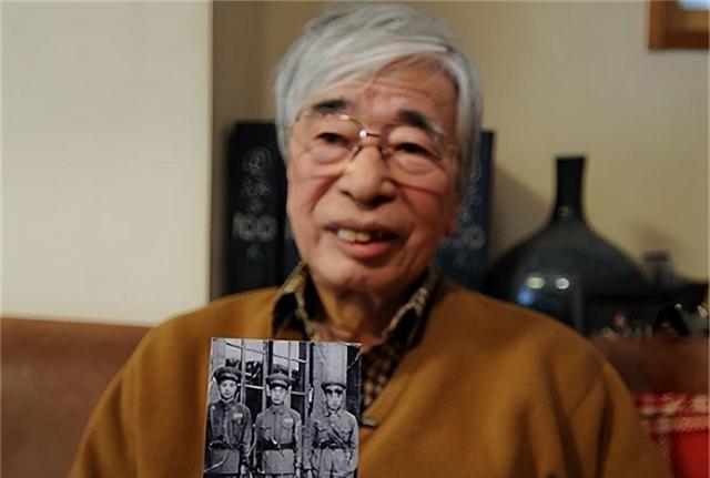 1948年，日本人砂原惠改名换姓，化名张荣清，并谎报中国国籍，加入解放军，在辽沈