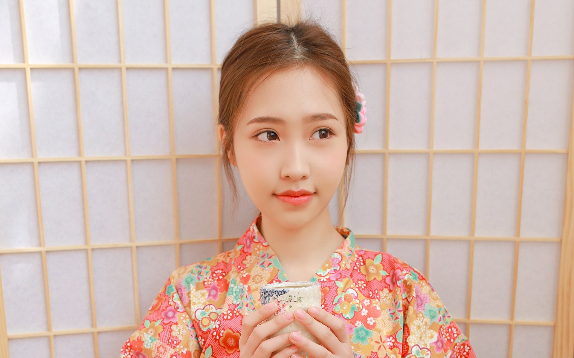 诚实很重要，大清早的女老板非要做我女朋友，我说这事急不得，等我回家离个婚。女老板