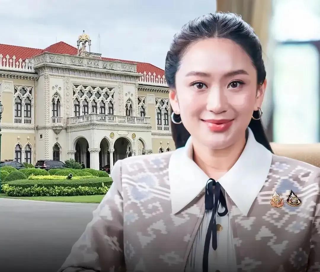 佩通坦与洪森通话事件，
给所有的人都提了个醒。
本来是一直交好的“叔叔”，突然翻