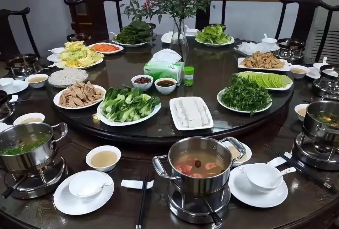 我看了相关的报道，新上任少林寺的印乐法师，与下野的释永信还是有着天壤之别的，释贪