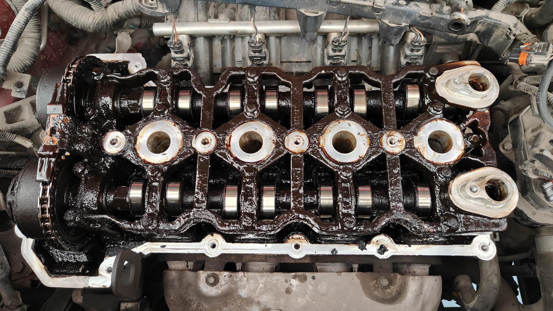 从“洗得干净”到“洗得安全”：润滑系统清洗剂技术剖析