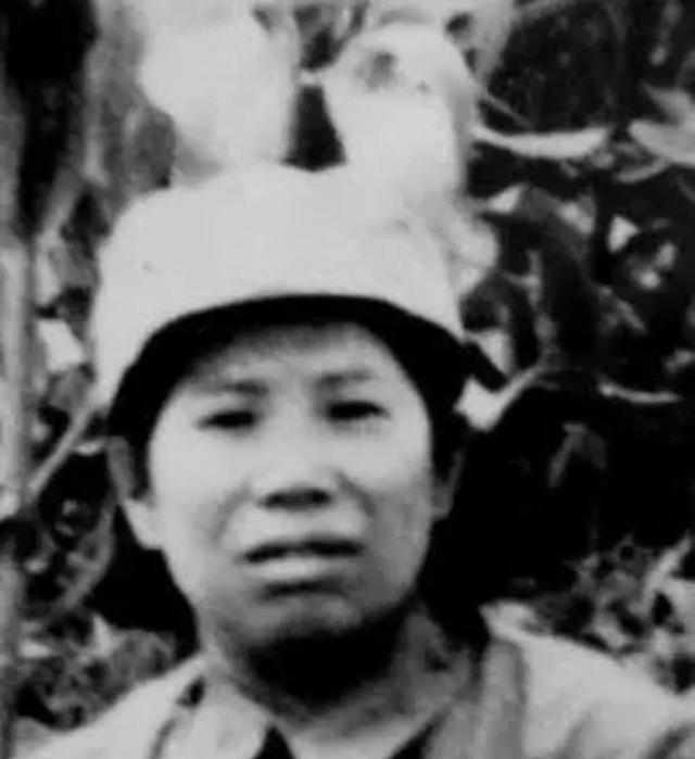 1939年，被捕入狱的女战士在给鬼子洗衣服时，发现了自己丈夫的衣服，她瞬间明白了