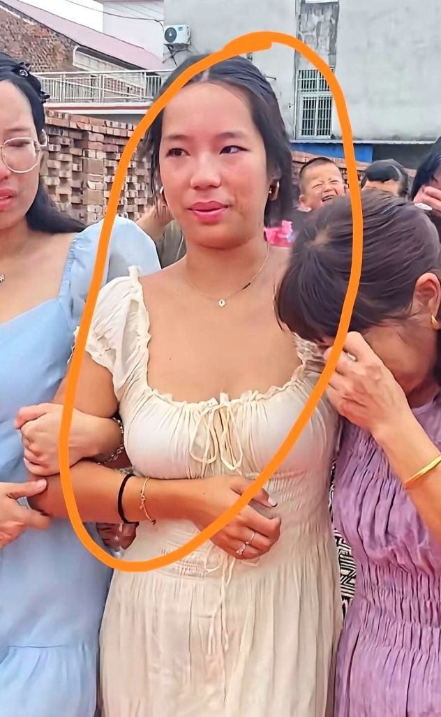 泪目了！比利时老两口真不是一般人啊！

26年前把中国弃婴Nienke抱回家，这