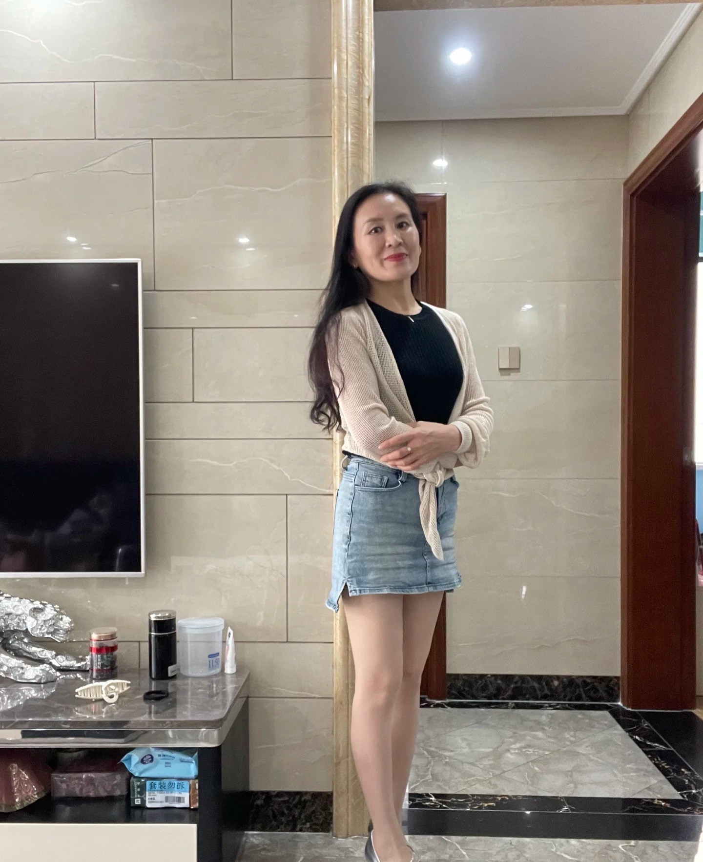 55岁的老阿姨这么穿，可以出门吗？

路过的朋友可以给我一点建议吗