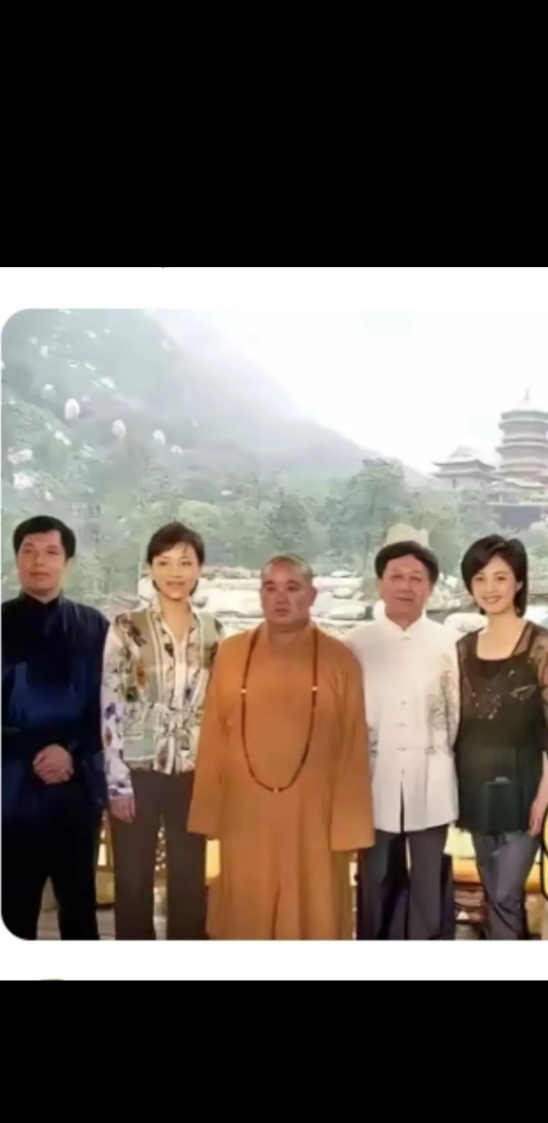 我就纳闷了，就一和尚，搞亲搞“那个”的和尚，如果没被抓，我都不知道这人叫释永信[