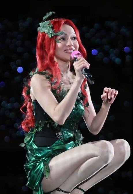 张韶涵演唱会近景直拍，美的像精灵！